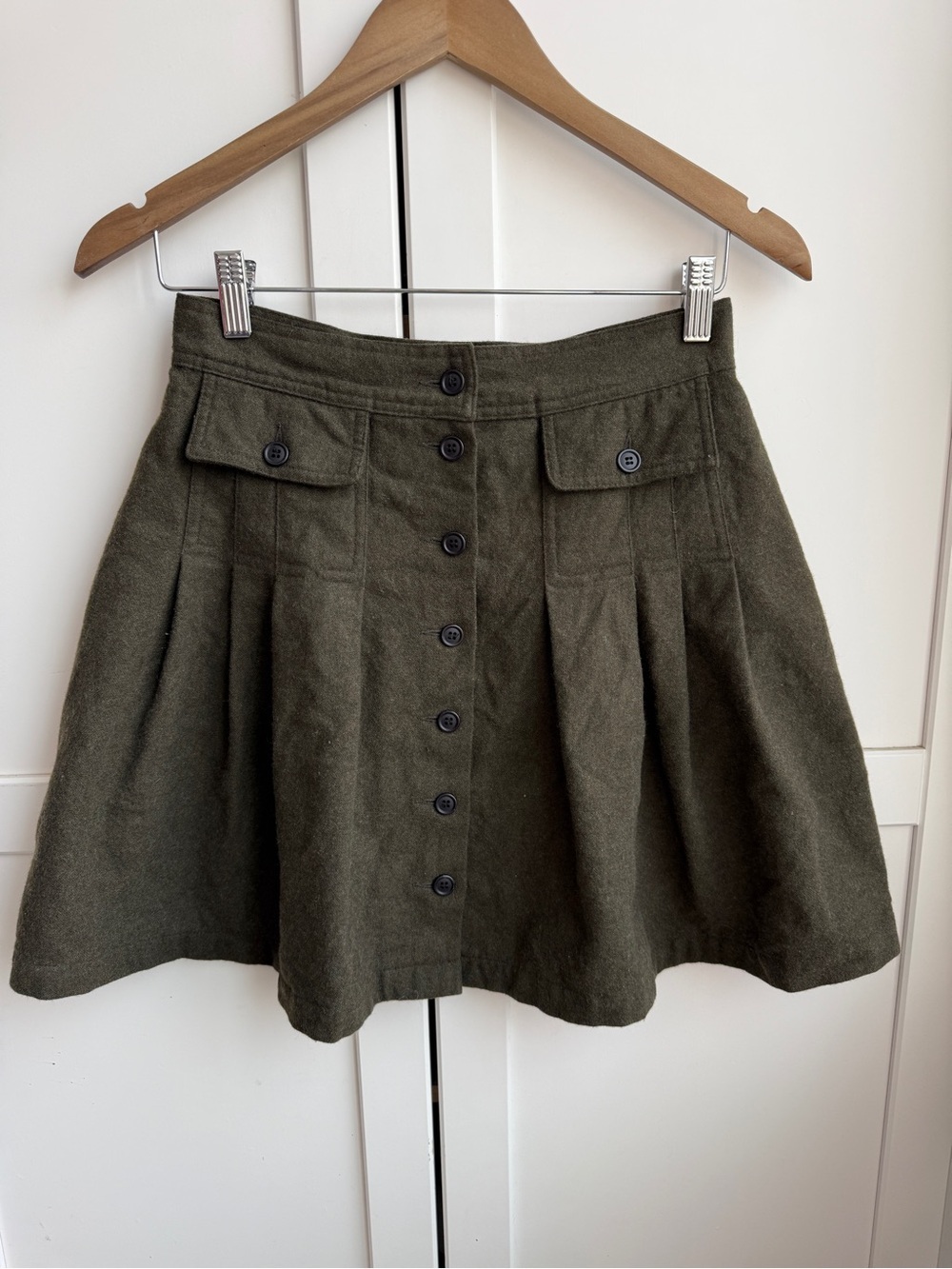 Club Monaco Wool Mini Skirt Olive Green Size 6 Dark Academia Military Inspired